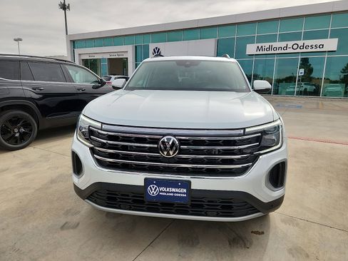 New 2026 Volkswagen Atlas SE image 2