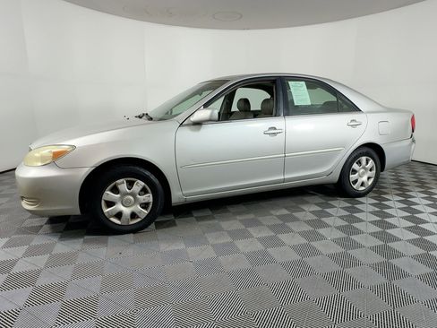 Used 2004 Toyota Camry LE image 18