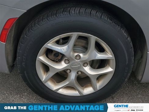 Used 2019 Chrysler Pacifica Limited image 5