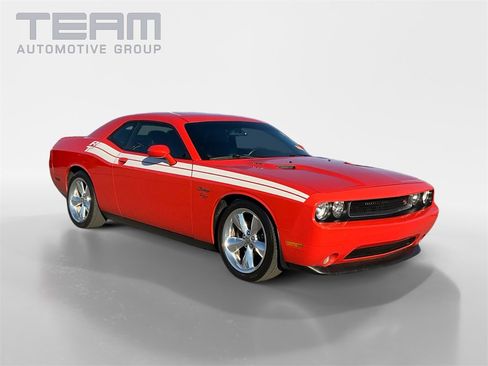 Used 2013 Dodge Challenger R/T image 1