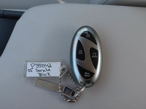 Used 2025 Hyundai Sonata SEL FWD image 28