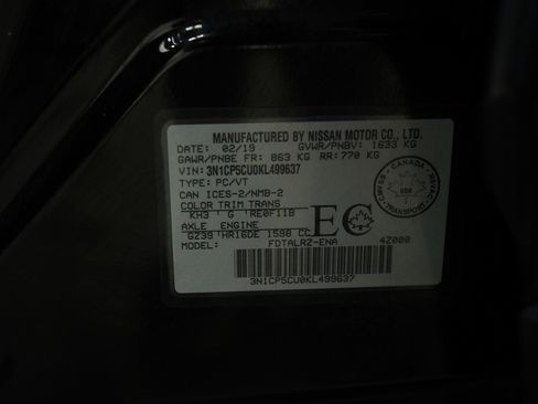 Used 2019 Nissan Kicks S image 27