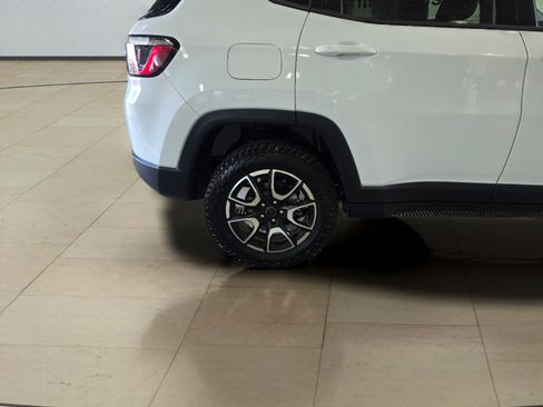 Used 2026 Jeep Compass Trailhawk AWD/4WD image 31