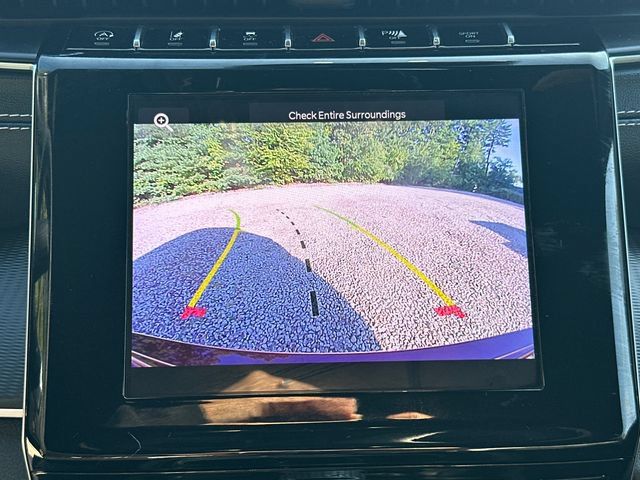 Used 2023 Jeep Grand Cherokee Altitude RWD image 30