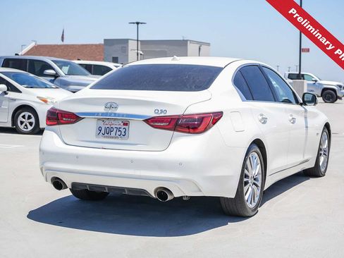 Used 2020 INFINITI Q50 Luxe w/ Essential Package (3.0T Luxe) RWD image 6