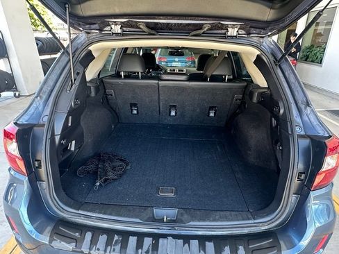 Used 2017 Subaru Outback 2.5i Limited AWD/4WD image 7
