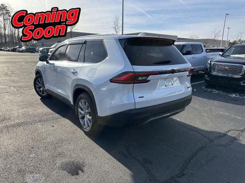 Used 2024 Toyota Grand Highlander Limited image 8