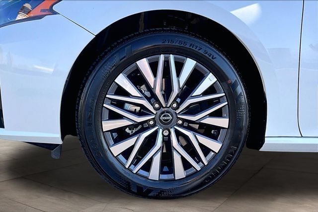 New 2026 Nissan Altima 2.5 SV FWD image 12