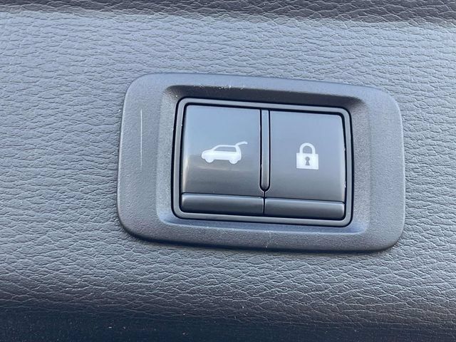 Used 2022 Mitsubishi Outlander SE AWD/4WD image 11