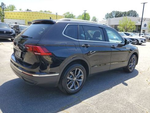 Used 2023 Volkswagen Tiguan SE image 4