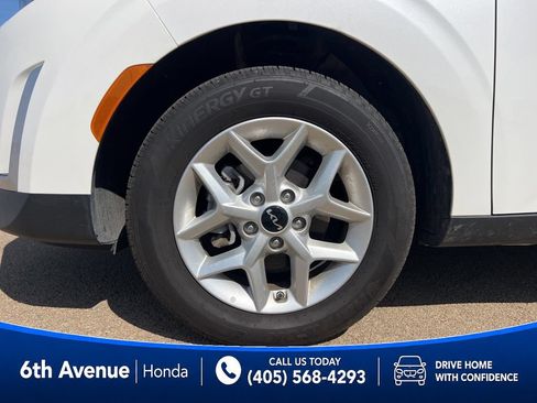 Used 2025 Kia Soul S FWD image 9