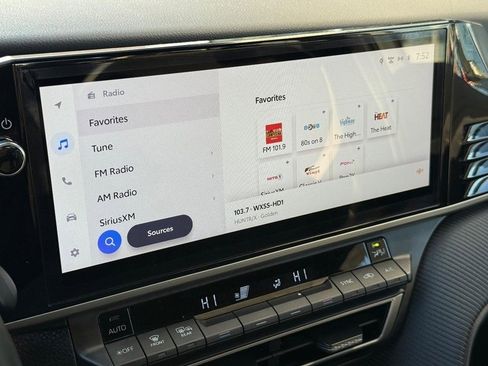 Used 2025 Toyota Camry SE image 23