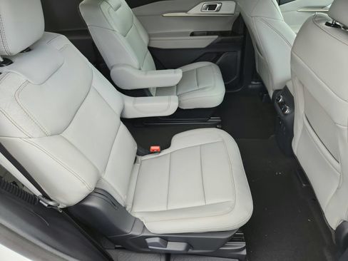 New 2026 Ford Explorer Active w/ Active Comfort Package AWD/4WD image 30