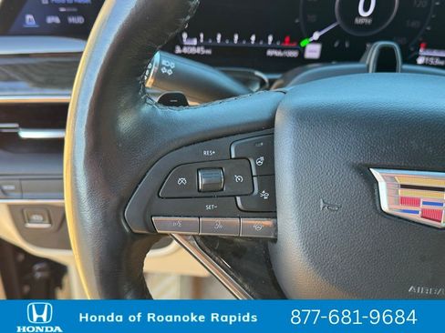 Used 2024 Cadillac Escalade Premium Luxury image 16