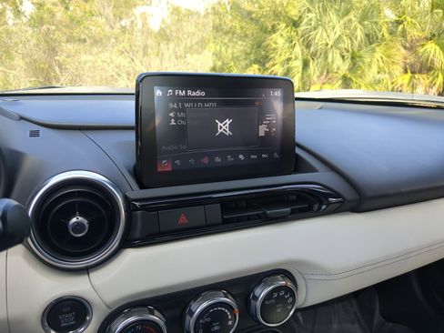 Used 2021 MAZDA MX-5 Miata RF Grand Touring image 23