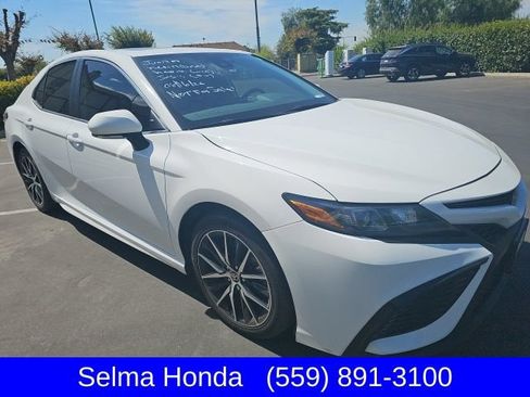Used 2024 Toyota Camry SE FWD image 6