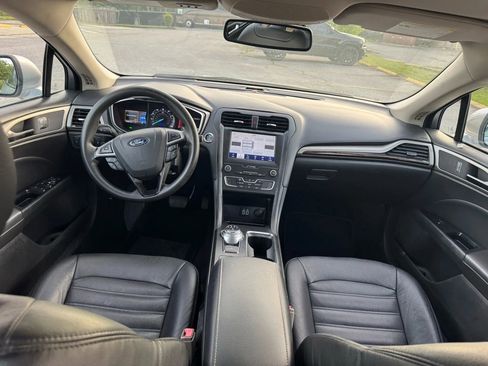 Used 2019 Ford Fusion SE image 11