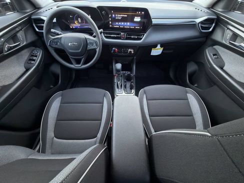 New 2026 Chevrolet TrailBlazer LT w/ Midnight Edition FWD image 10