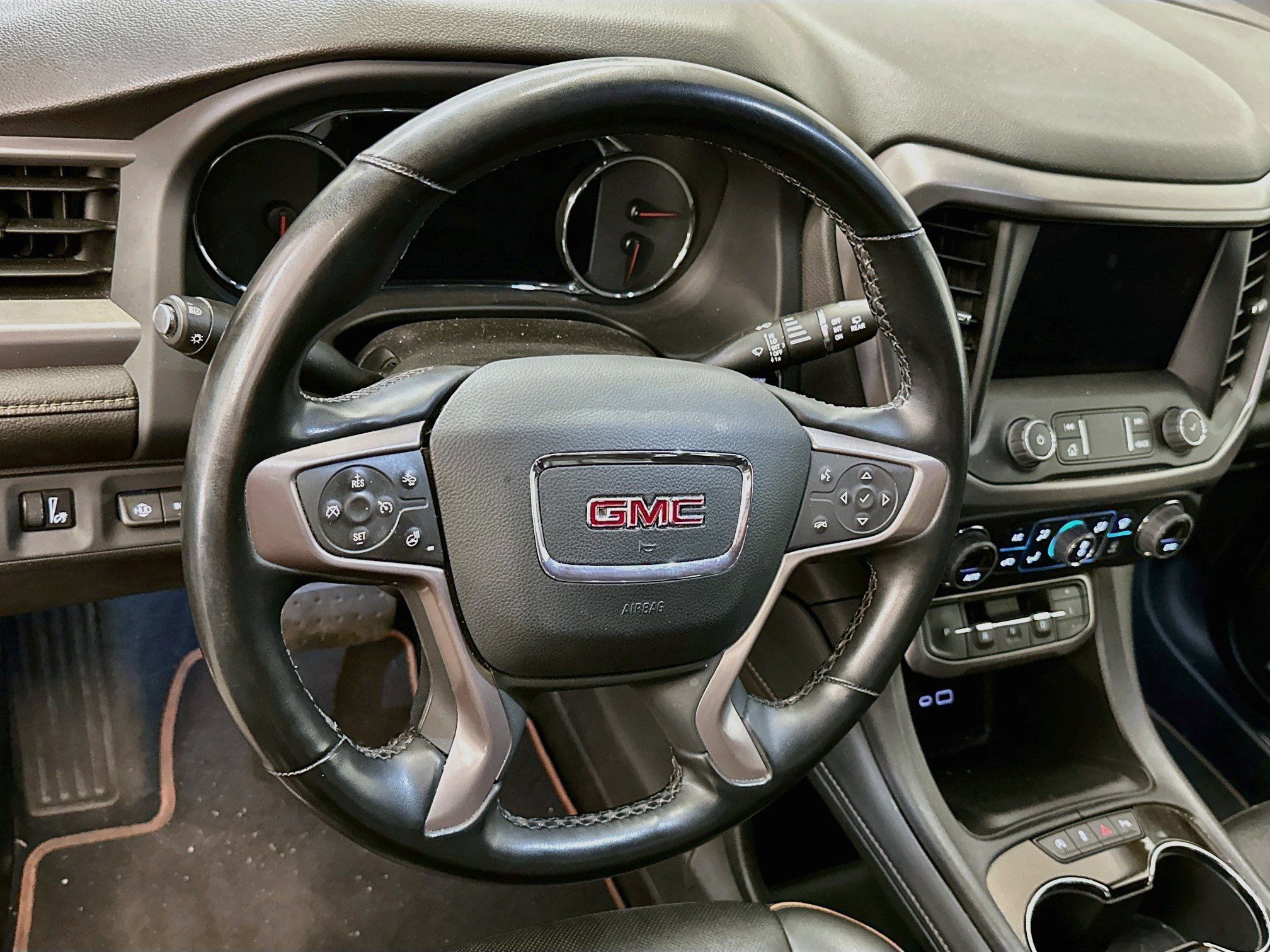 Used 2023 GMC Acadia AT4 w/ Technology Package AWD/4WD image 18