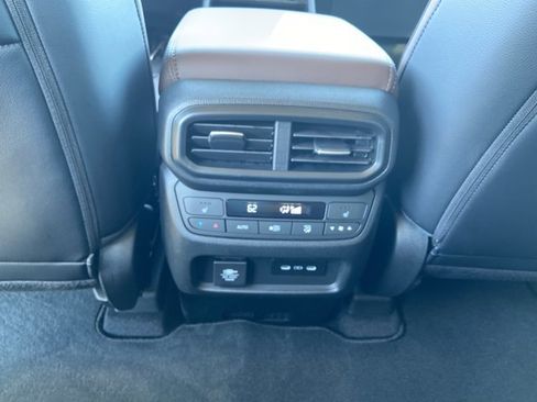 Used 2025 Honda Pilot Elite image 49