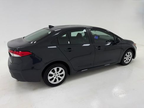 Used 2025 Toyota Corolla LE FWD image 41