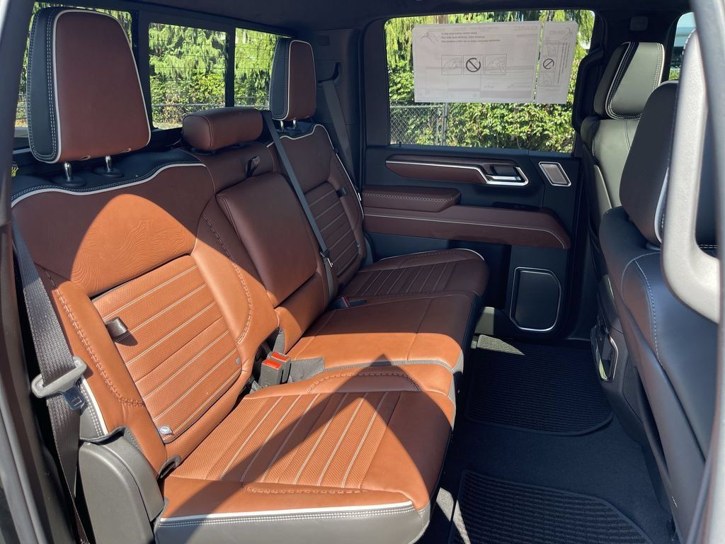 New 2026 GMC Sierra 3500 Denali Ultimate w/ LPO, Black Badging Package AWD/4WD image 28