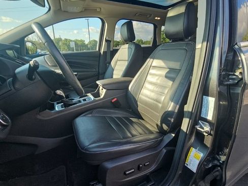Used 2018 Ford Escape Titanium w/ Ford Safe & Smart Package AWD/4WD image 10