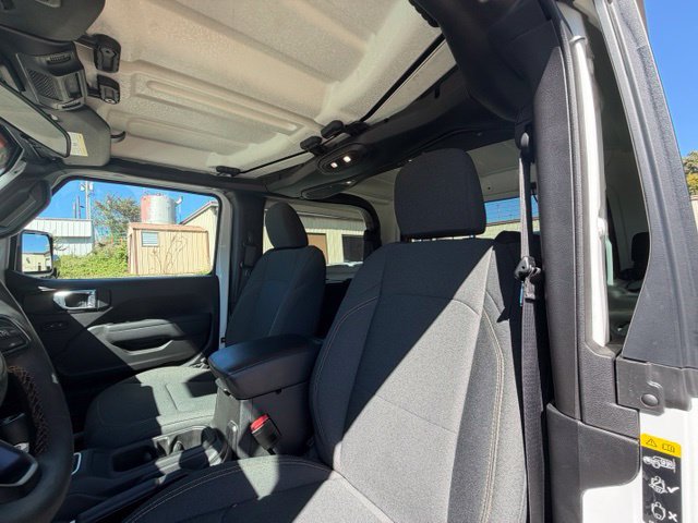 Used 2024 Jeep Wrangler Sport AWD/4WD image 15