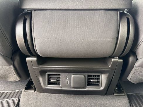 Used 2023 Chevrolet Silverado 1500 LT AWD/4WD image 18