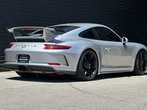 Used 2018 Porsche 911 GT3 RWD image 8