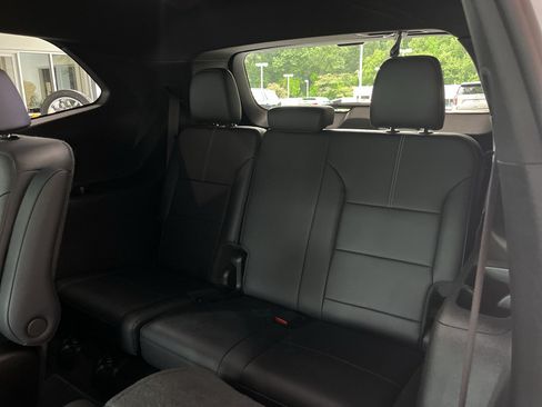 Used 2026 GMC Acadia Elevation w/ Elevation Premium Package FWD image 17