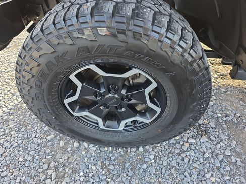 Used 2021 Jeep Gladiator Mojave image 10