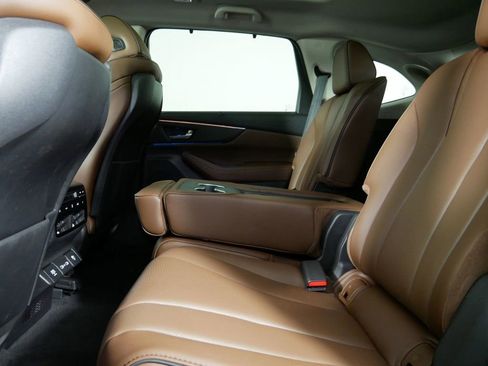 Used 2024 Acura MDX SH-AWD w/ Advance Package image 16