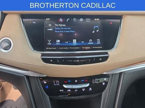 Used 2017 Cadillac XT5 Platinum AWD/4WD image 16