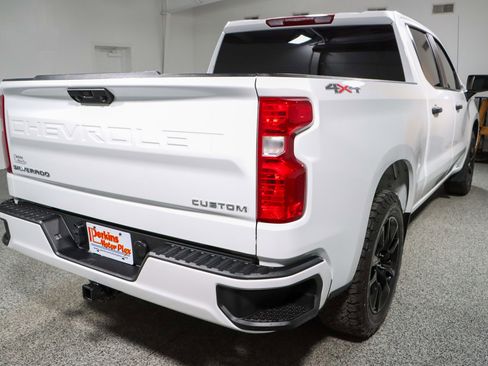 Used 2022 Chevrolet Silverado 1500 Custom image 7