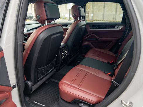 New 2026 Porsche Cayenne S AWD/4WD image 21