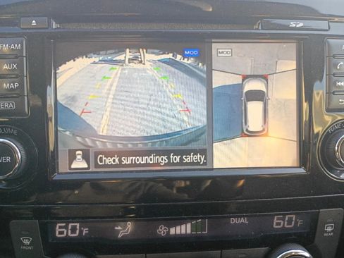 Used 2016 Nissan Rogue SL w/ SL Premium Package image 14