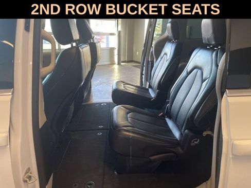 Used 2024 Chrysler Pacifica Touring-L FWD image 30