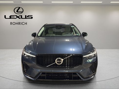 Used 2023 Volvo XC60 B5 Plus w/ Climate Package AWD/4WD image 2