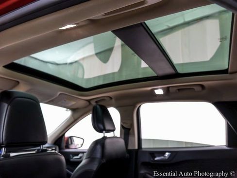 Used 2020 Ford Escape SEL image 12