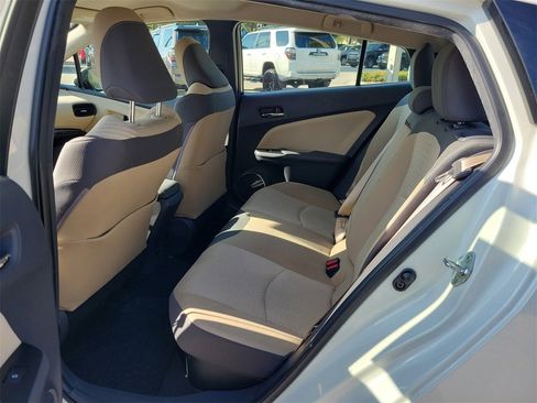 Used 2018 Toyota Prius Four image 10