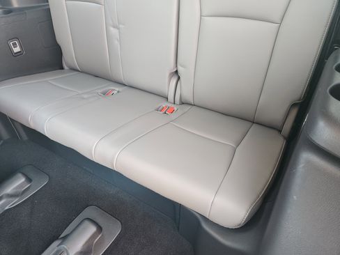 Used 2021 Toyota Highlander Limited image 31