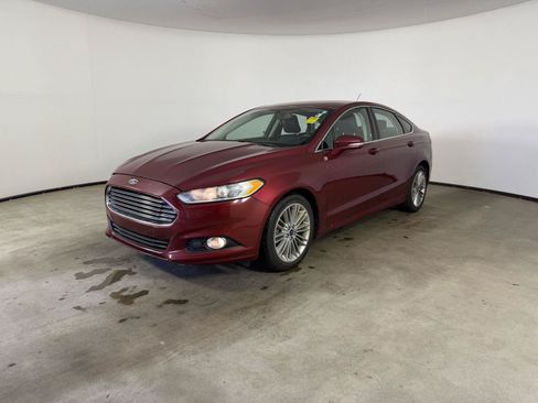 Used 2016 Ford Fusion SE w/ Equipment Group 202A AWD/4WD image 12