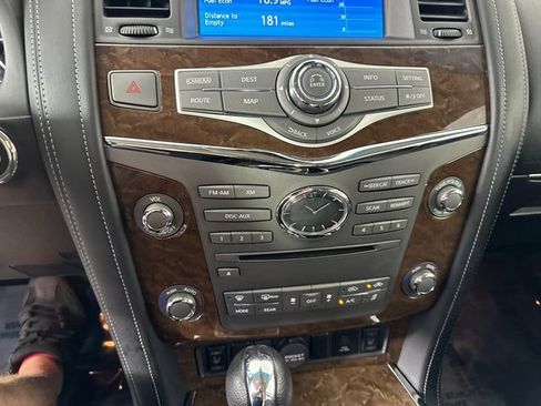 Used 2017 INFINITI QX80 4WD w/ Driver Assistance Package image 10