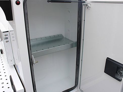 Used 2024 RAM 2500 Tradesman w/ Chrome Appearance Group image 15