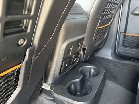 Used 2023 Ford Bronco Badlands image 25