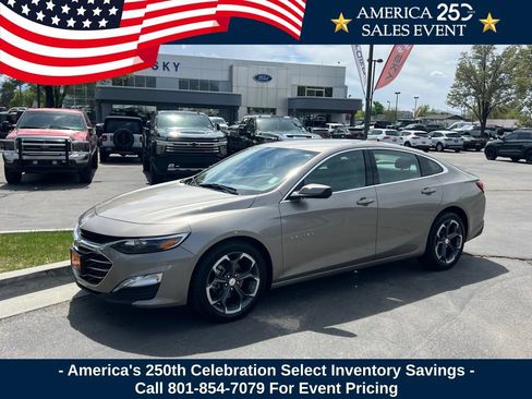 Used 2022 Chevrolet Malibu LT FWD image 1