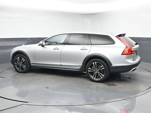 Used 2018 Volvo V90 T5 Cross Country w/ Plus Package AWD/4WD image 6