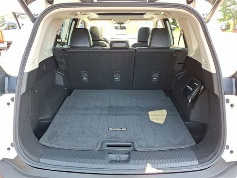 Used 2023 Nissan Rogue SV w/ SV Premium B Package image 28