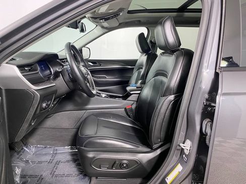 Used 2021 Jeep Grand Cherokee L Limited AWD/4WD image 11